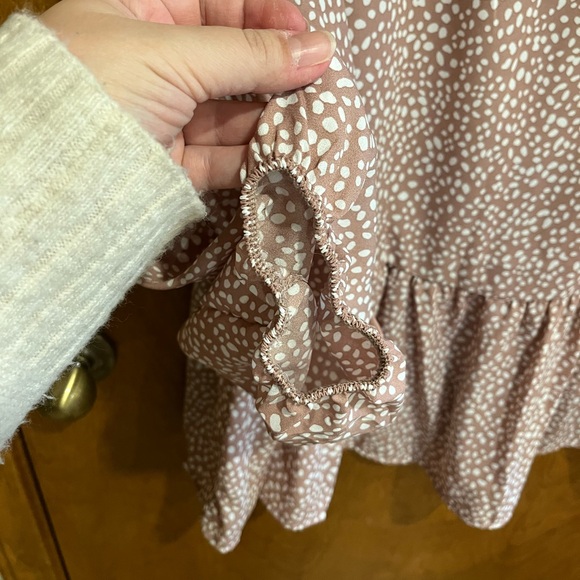 HAPTICS blush pink animal print v neck peplum style blouse - Picture 4 of 6